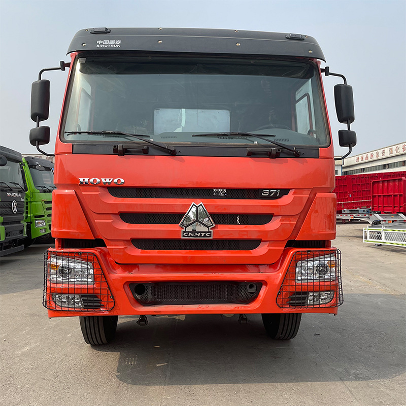 Camião trator CNHTC Sinotruk Howo 6x4 com 10 pneus usados