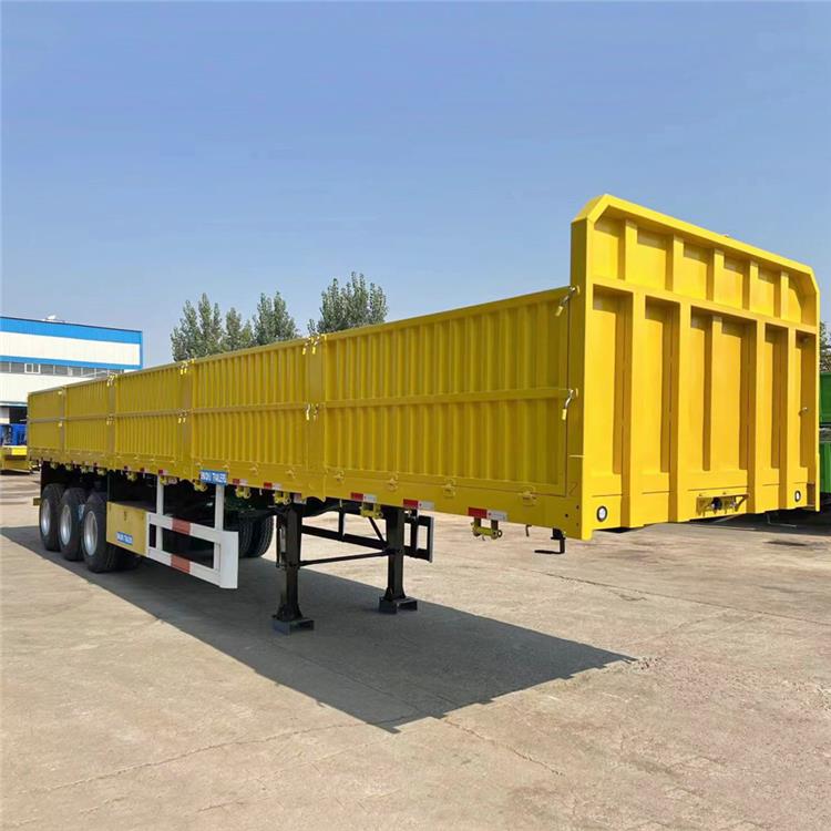 Semi-remorque latérale à 3 essieux drop