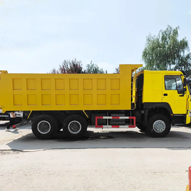 Использовал самосвальный грузовик