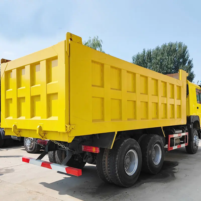 Использовал самосвальный грузовик